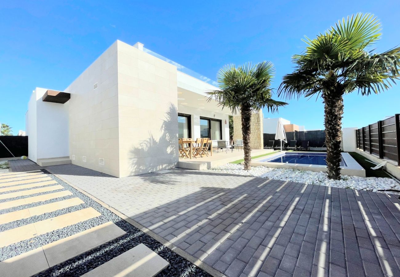 Villa in Orihuela Costa - Villa Vistabella Golf | Long Term Winter Rental