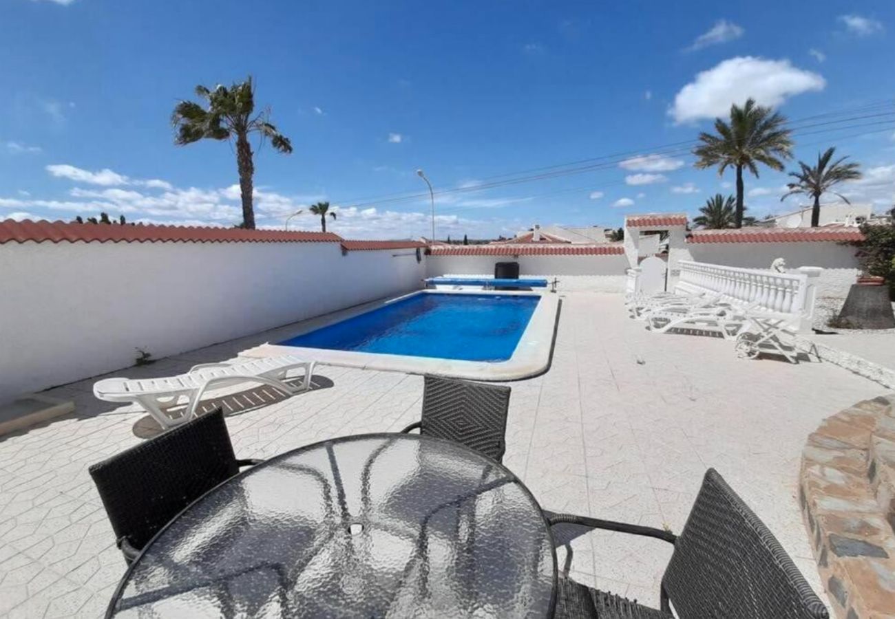 Villa in Ciudad Quesada - Villa Blanca | Long Term Winter Rental in Quesada