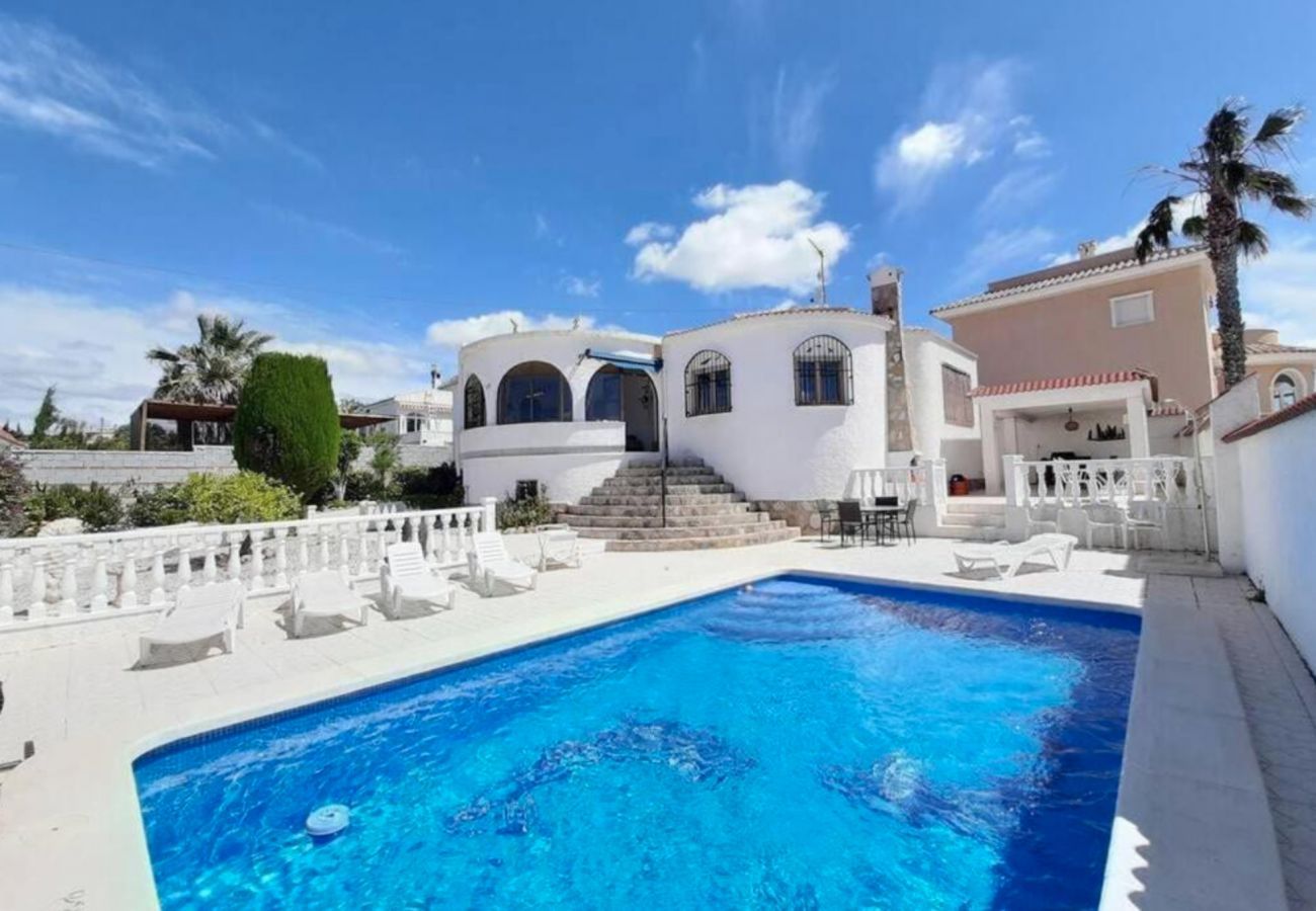 Villa en Ciudad Quesada - Villa Blanca | Long Term Winter Rental in Quesada