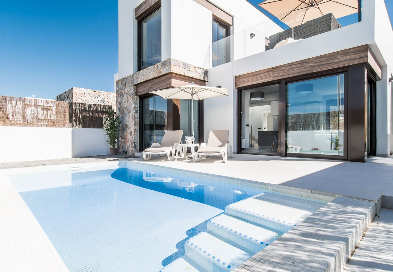 Villa en Algorfa - RENTED! Villa La Finca Golf | Long Term Rental in