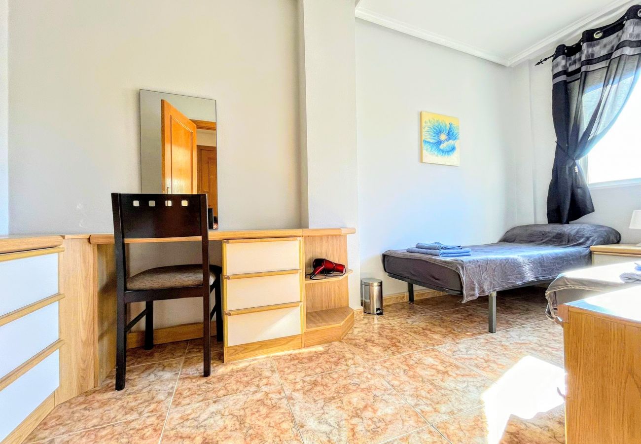 Apartamento en Torrevieja - RENTED! Playa Acequion | Long Term Rental in Torre